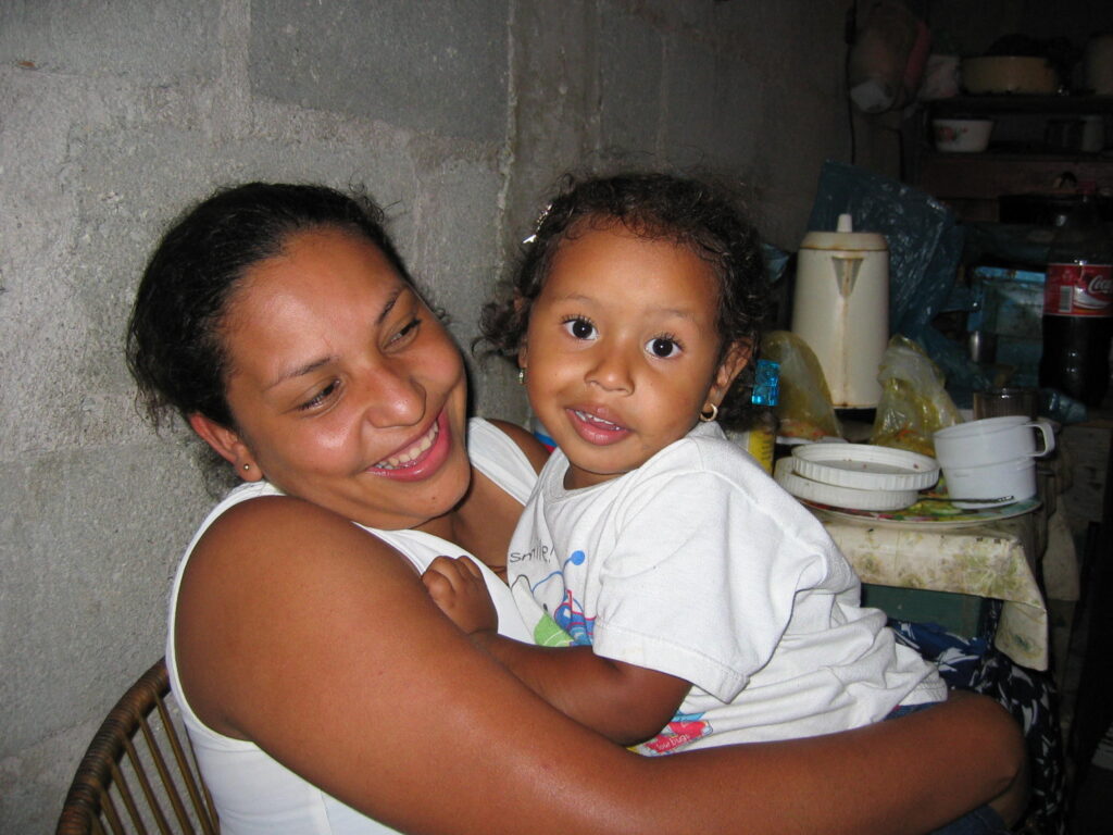 Jasmín and her mother María Isabel in Tegucigalpa in 2003.